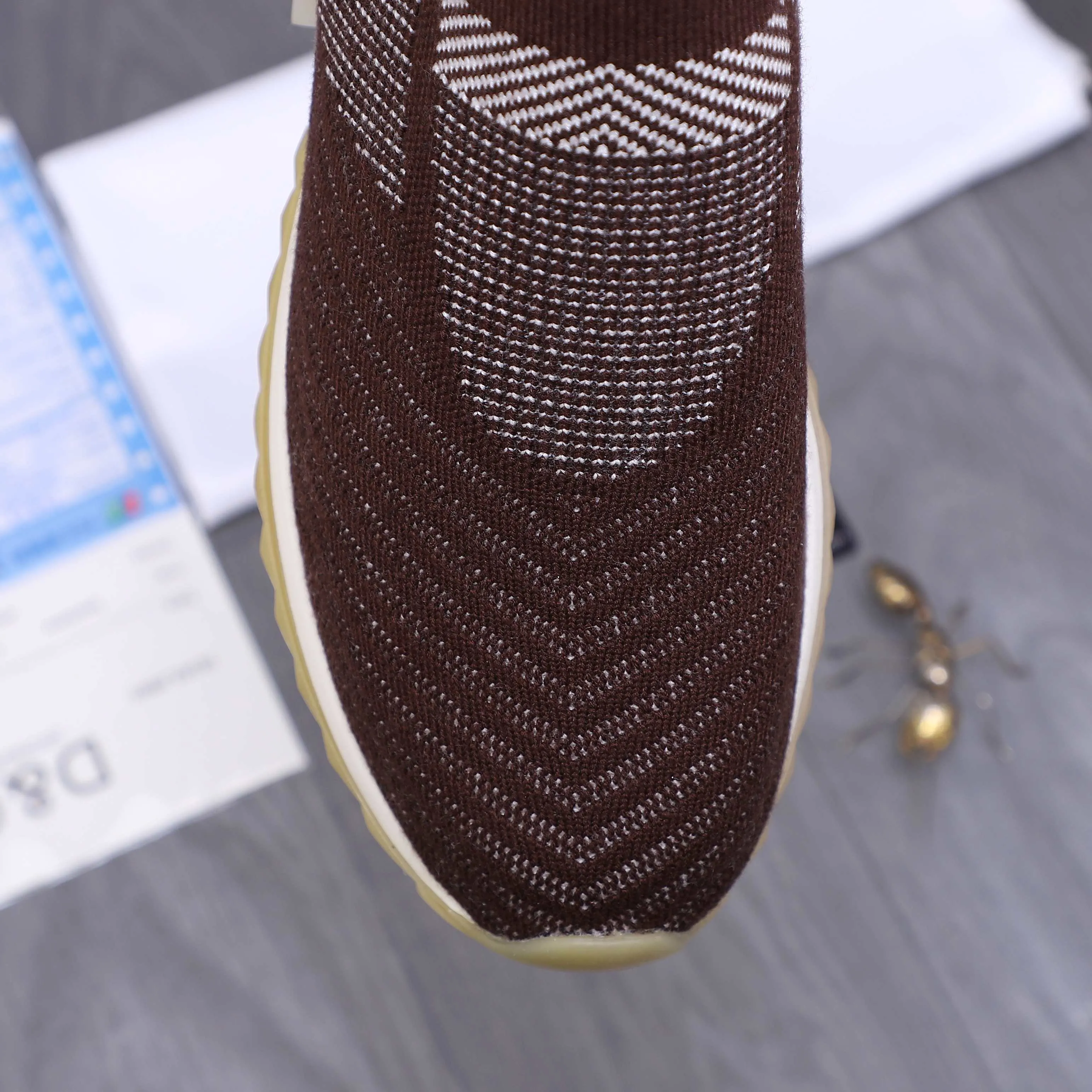 Men's shoes 💰p360 Product trademark: DG (Dolce & Gabbana) casual shoes for couples. Regular size: 36-46 (45.46 is custom-made and non-refundable) Product materials: Selected fly-knit breathable upper, cowhide insole, rubber outsole